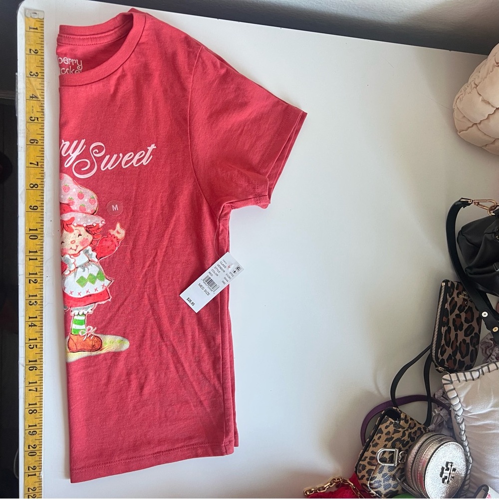 Strawberry Shortcake Berry Sweet
T-Shirt NWT - Picture 9 of 9